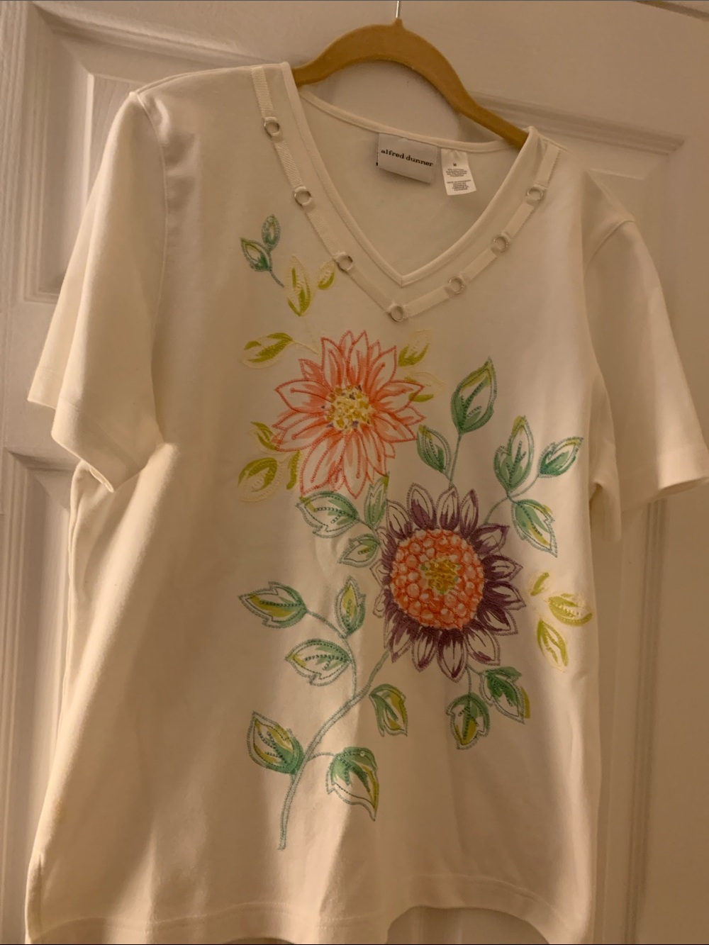Alfred Dunner White Floral V-Neck Short Sleeve Tee with Embellished Ring Detail
